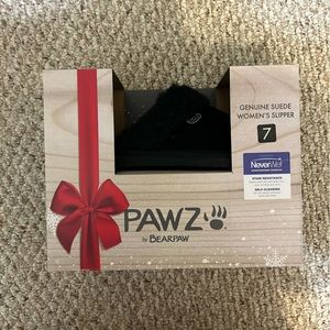 PAWZ by Bearpaw Black Mackenzie Slippers Brand New size 7 Never Wet Technology